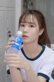 两根粗大在她腿间进进出出H